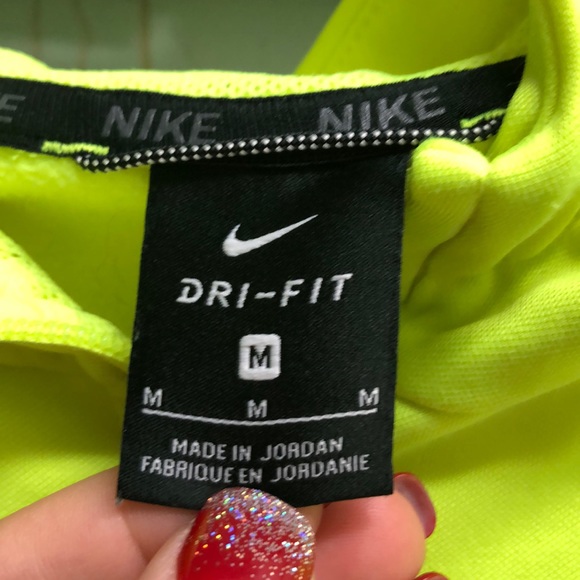 Nike lightweight jacket - Picture 2 of 3